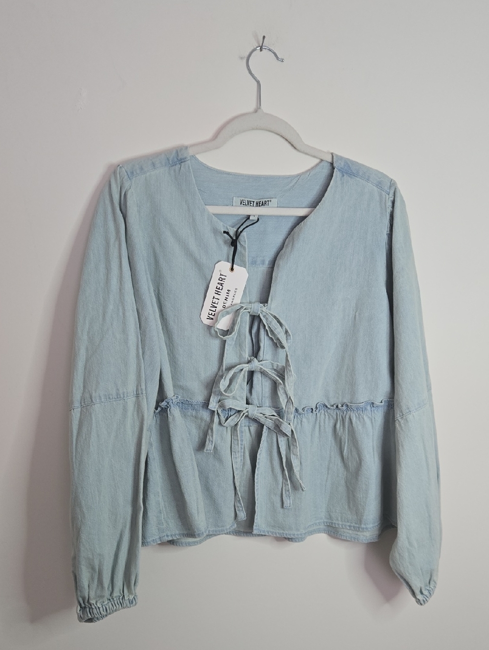 Velvet Heart NWT Pale Blue Tie-Front Denim Peasant Blouse Boho Festival L